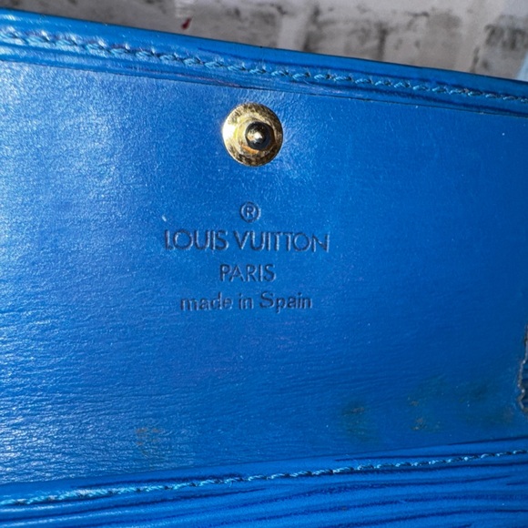 Louis Vuitton GUC Blue Epi Leather 3 ring Key Holder - Picture 6 of 6